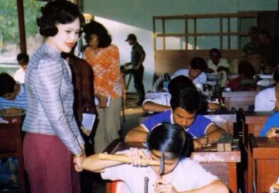 พระองค์ทรงห่วงใยและพระราชทานทุนการศึกษา