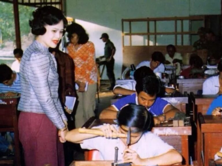 พระองค์ทรงห่วงใยและพระราชทานทุนการศึกษา