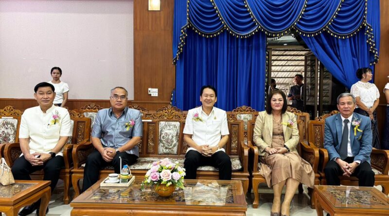 ประชุมห้องเรียนพิเศษภาษาอังกฤษ ภาคกลาง